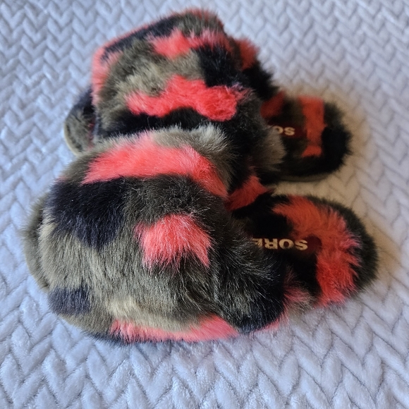 Sorel Go Mail Run Red & Black Fur Slippers Size 6 - Picture 3 of 9